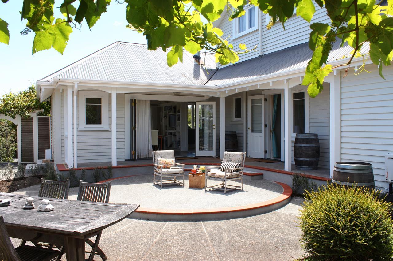 Browns Boutique Bed And Breakfast Whanganui Eksteriør billede