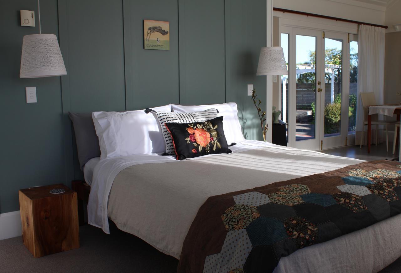 Browns Boutique Bed And Breakfast Whanganui Eksteriør billede