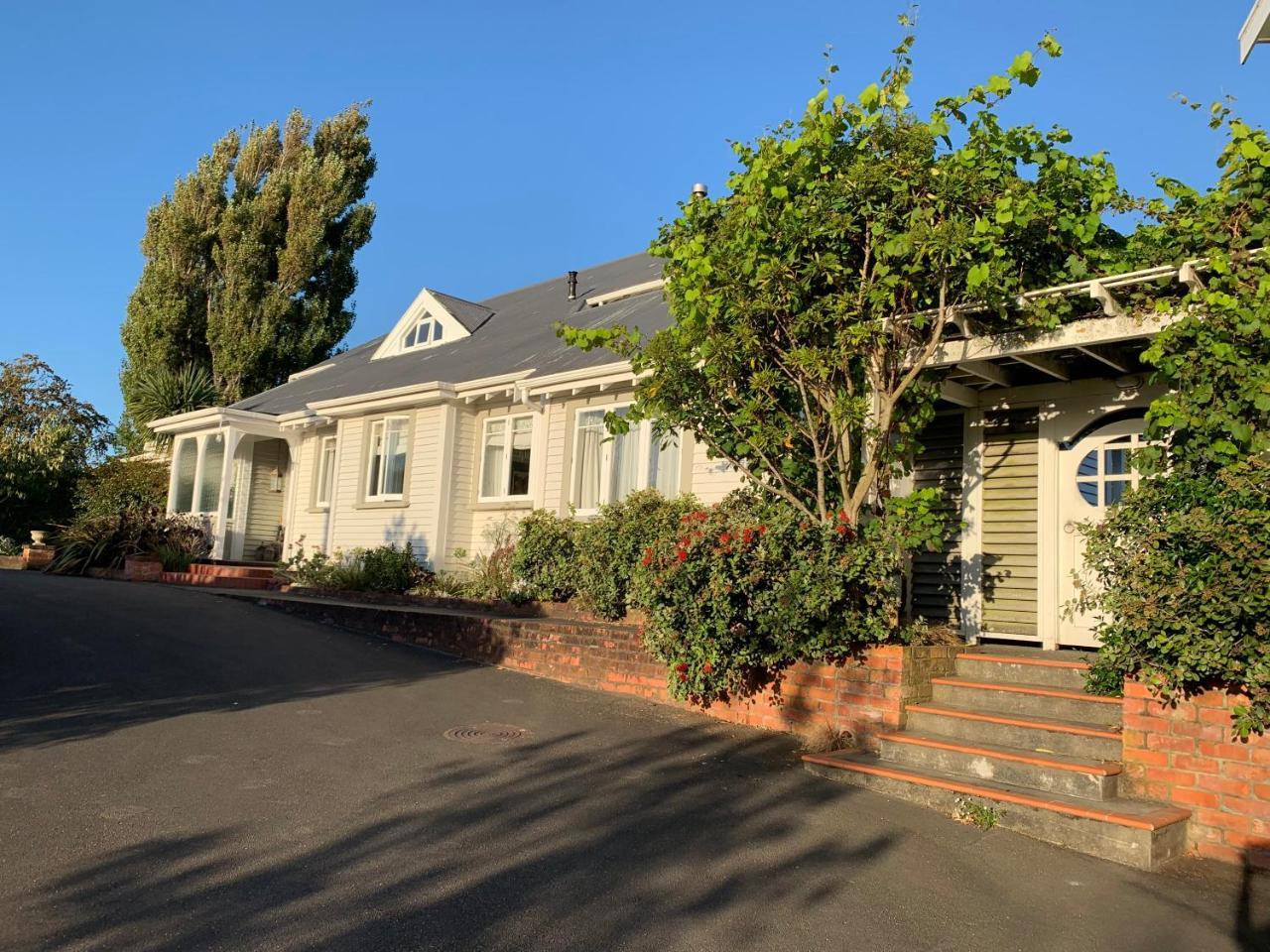 Browns Boutique Bed And Breakfast Whanganui Eksteriør billede