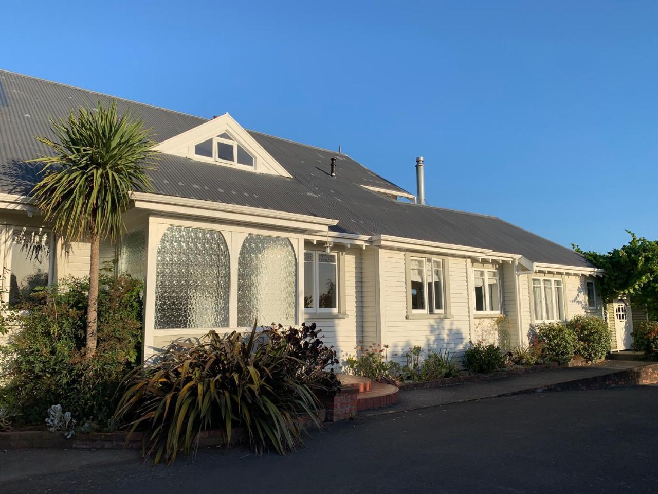 Browns Boutique Bed And Breakfast Whanganui Eksteriør billede